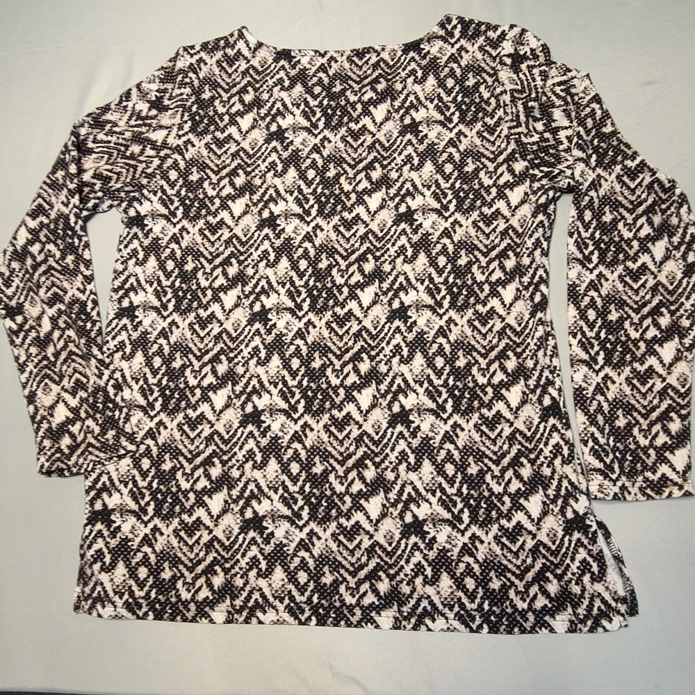 Mario Serrani Knit Top Women M Black White Geometric Chevron Snakeskin Print
